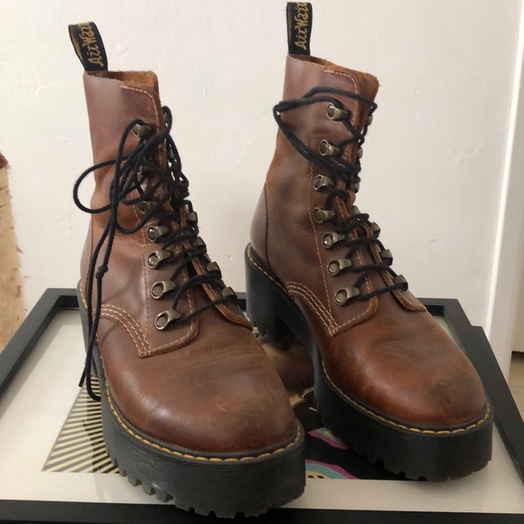 Dr. Martens Shoes - Dr.Martens Leona size 8